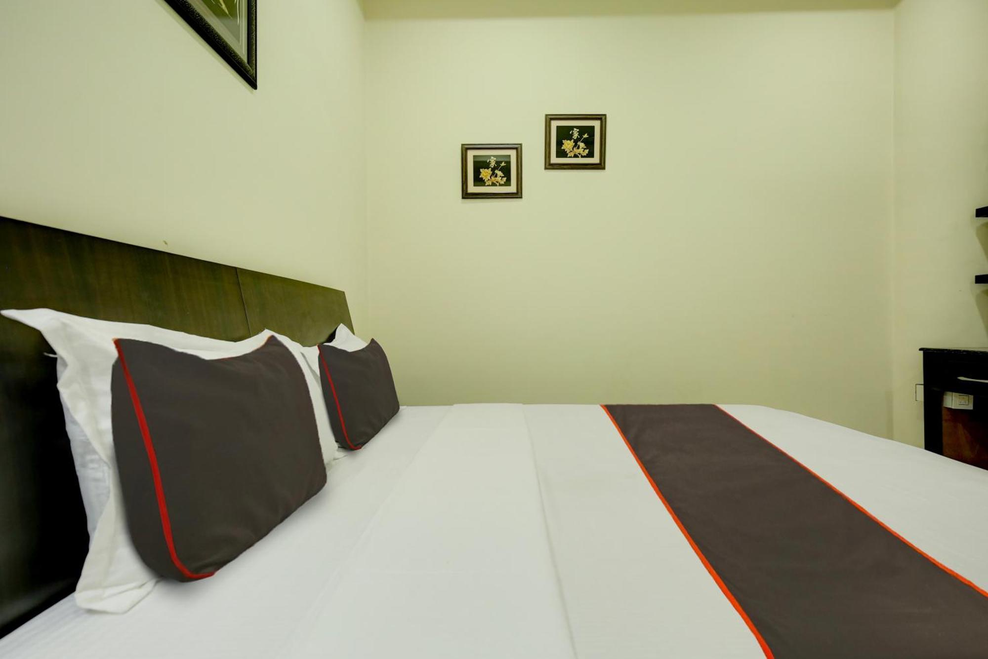 Super Collection O Ovel Hotel Grand Abadpura Extérieur photo